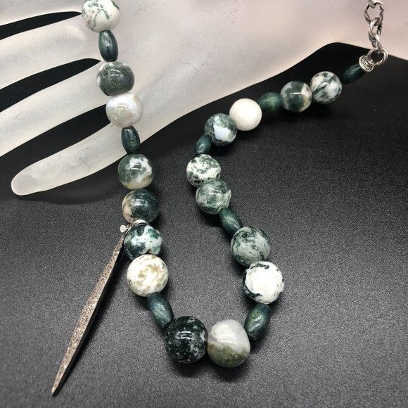 Necklace - 1.62ctw Diamond Bar with Green Agate Beads - Picture 3 of 5